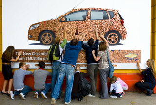 Illustration for article titled Ten Worst Things Automakers Do To Make Their Cars Seem Cheap